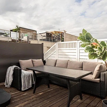 Ultracentral Duplex With Private Rooftop Terrace