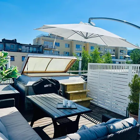 Lägenhet Ultracentral Duplex With Private Rooftop Terrace Oslo