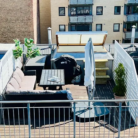 Ultracentral Duplex With Private Rooftop Terrace