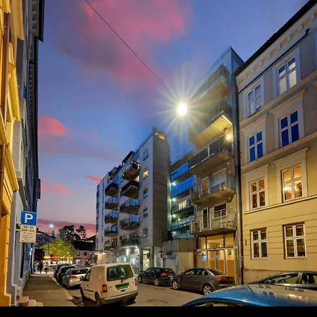 Ultracentral Duplex With Private Rooftop Terrace