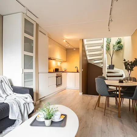 Ultracentral Duplex With Private Rooftop Terrace Leilighet